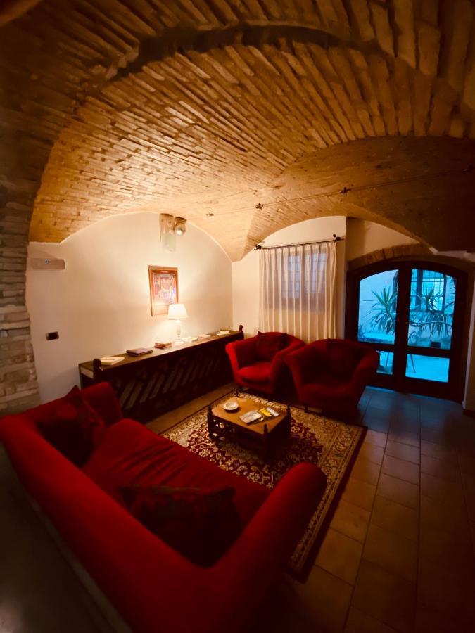 Hotel Palazzo Brunamonti Bevagna Luaran gambar