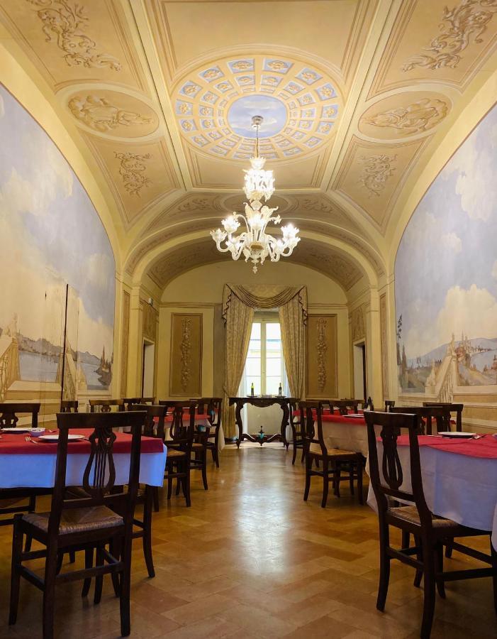 Hotel Palazzo Brunamonti Bevagna Luaran gambar