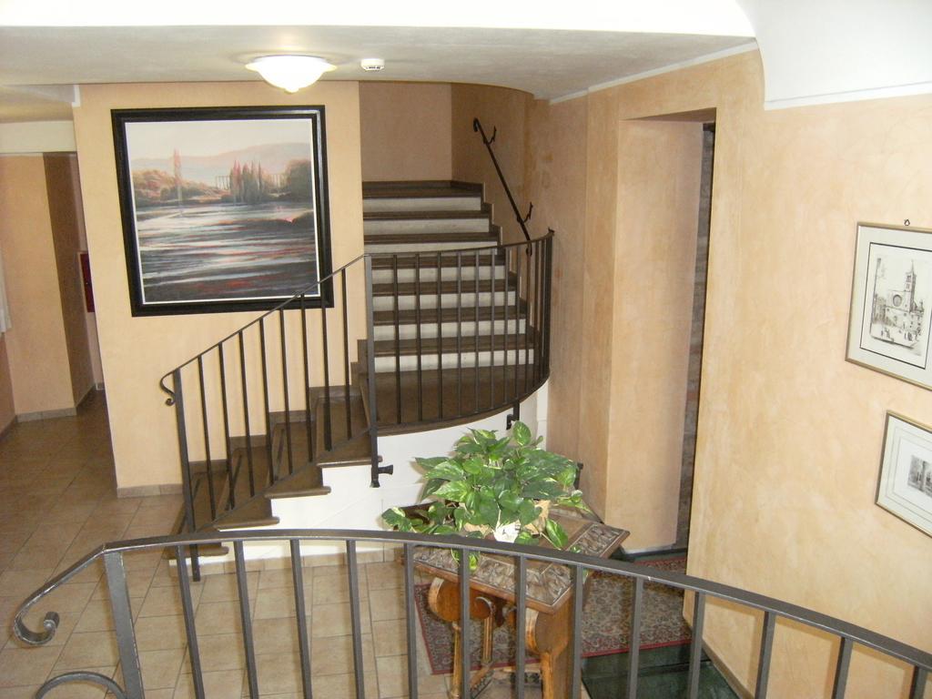 Hotel Palazzo Brunamonti Bevagna Luaran gambar