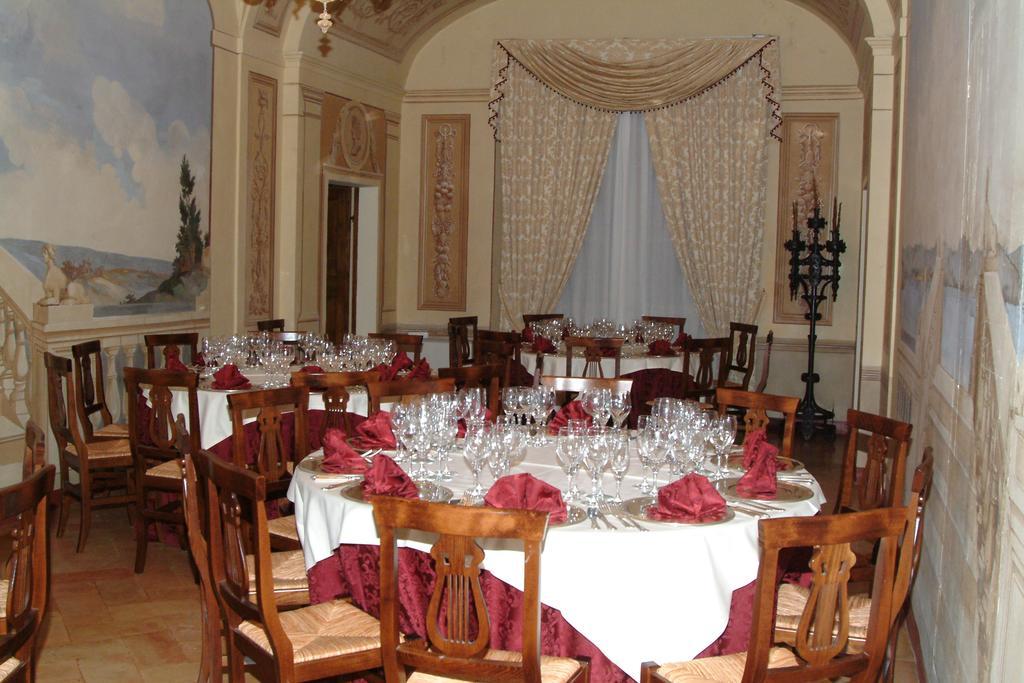 Hotel Palazzo Brunamonti Bevagna Luaran gambar
