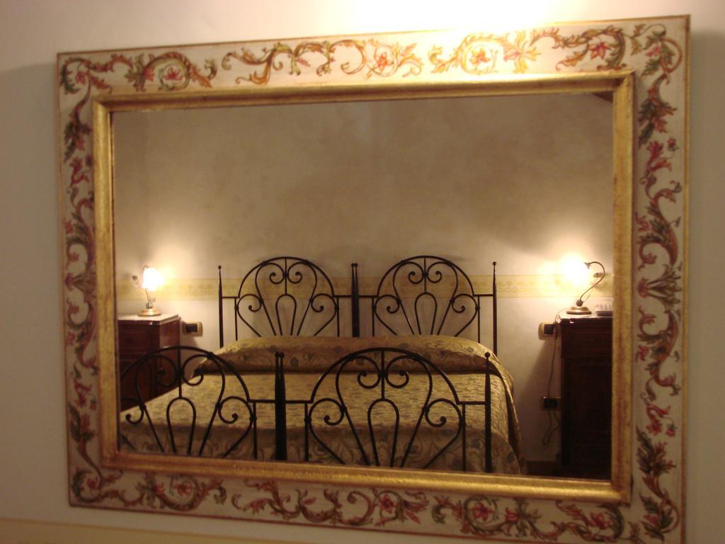 Hotel Palazzo Brunamonti Bevagna Luaran gambar