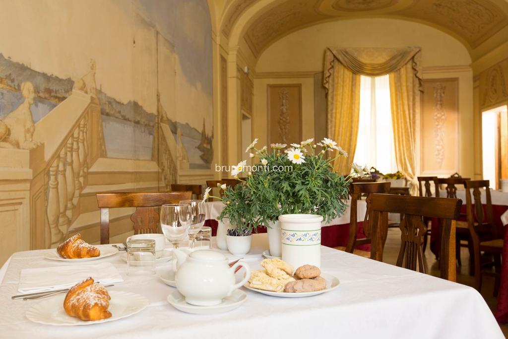 Hotel Palazzo Brunamonti Bevagna Luaran gambar