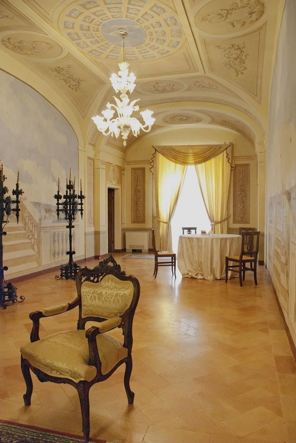 Hotel Palazzo Brunamonti Bevagna Luaran gambar